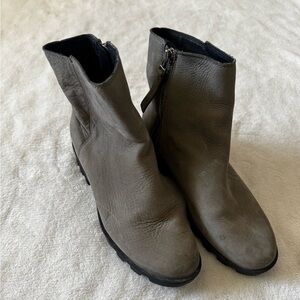 Sorel Women's Taupe Ankle Boots